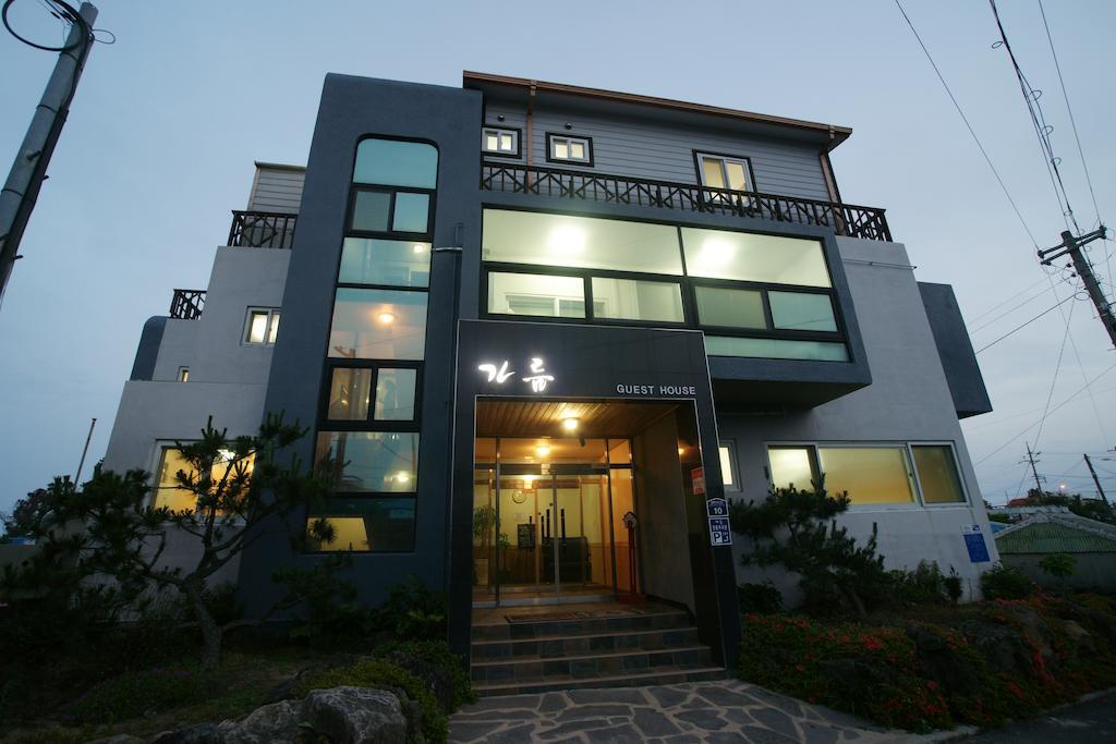 Galeum Guesthouse Seogwipo-stad Buitenkant foto